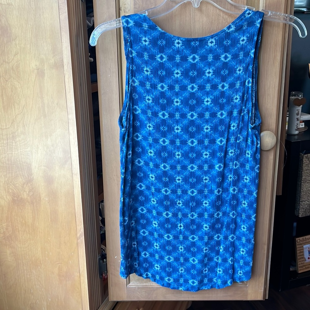Eddie Bauer. Small. Blue patterned tank top.